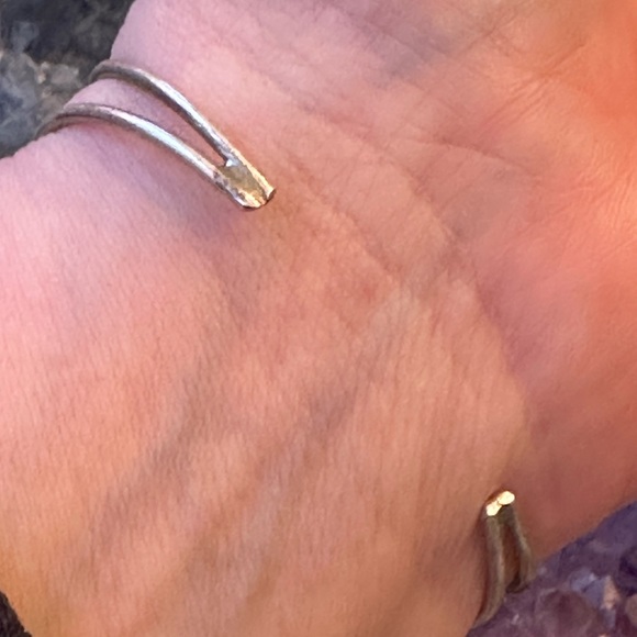 Sold 🌸 Native turquoise, sterling, silver cuff - Picture 5 of 8